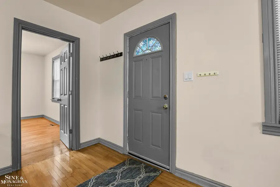 1312 E Harry AVE, Hazel Park, MI 48030 - #2