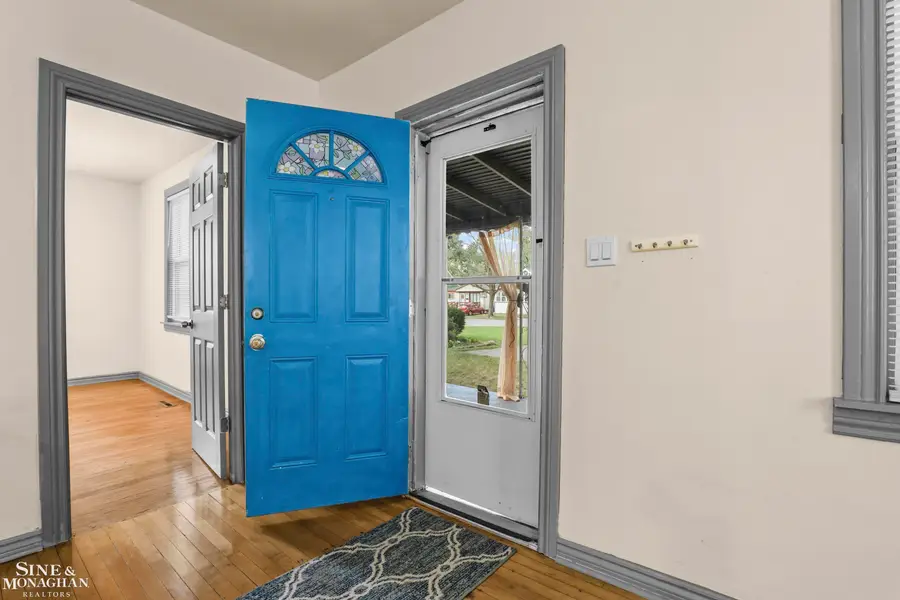 1312 E Harry AVE, Hazel Park, MI 48030 - #3