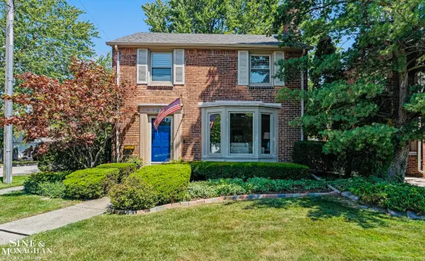 1930 Lochmoor BLVD, GrossePointeWoods, MI 48236