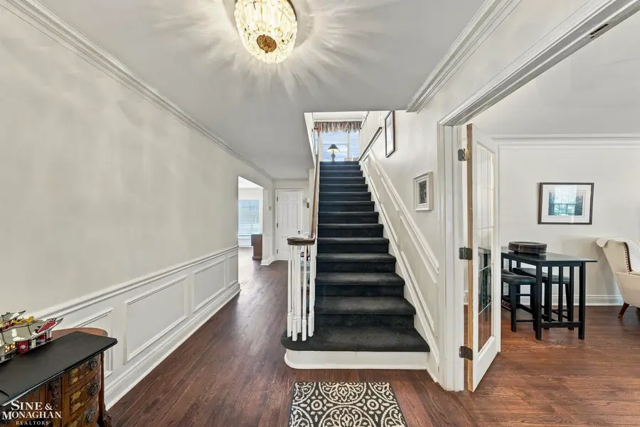 621 N Oxford RD, Grosse Pointe Woods, MI 48236 - #2
