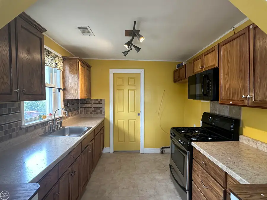 25143 Lawn ST, Roseville, MI 48066 - #3