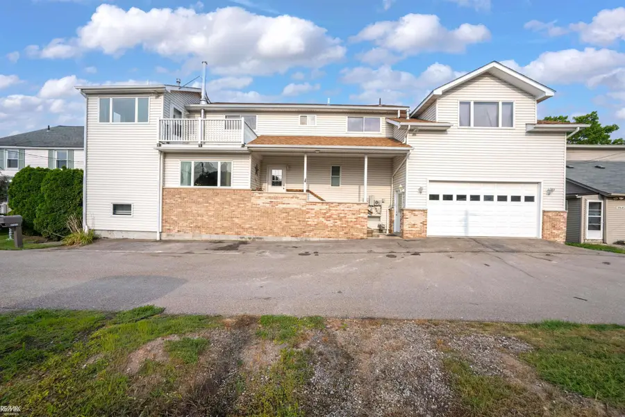 37633 Mast CT, Harrison Township, MI 48045 - #3