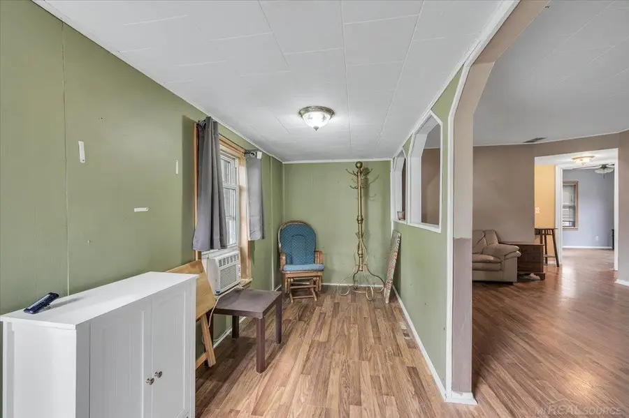 20833 Woodward DR, Clinton Township, MI 48035 - #3