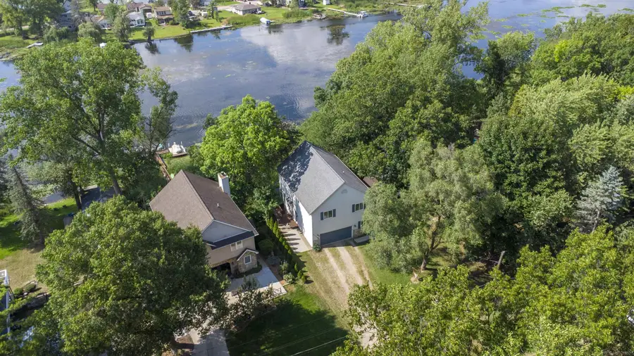 8970 River Valley RD, Brighton, MI 48116 - #3