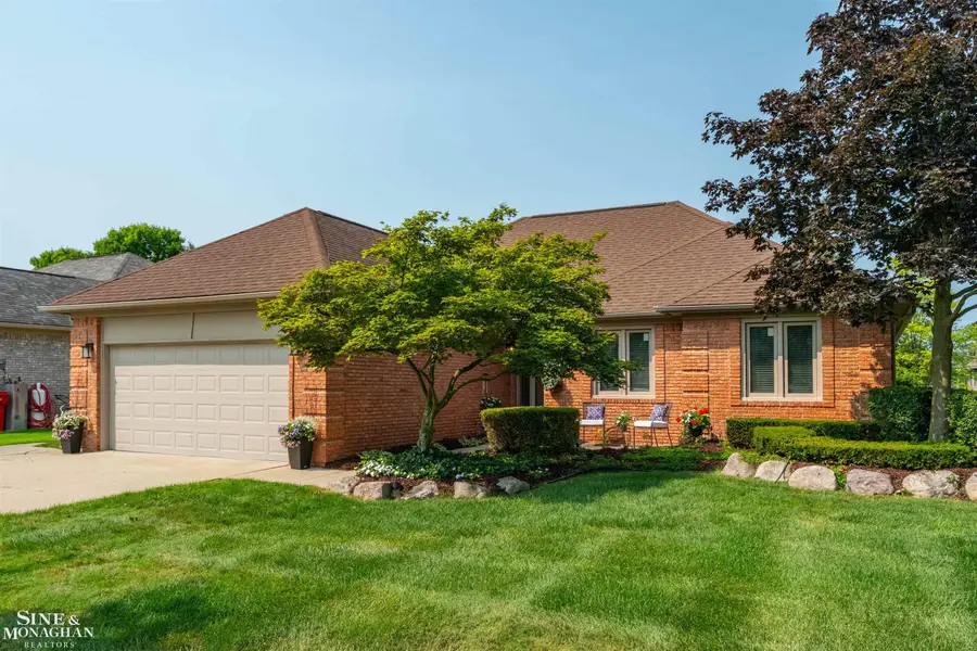 54375 Jeffery DR, Macomb, MI 48042 - #2