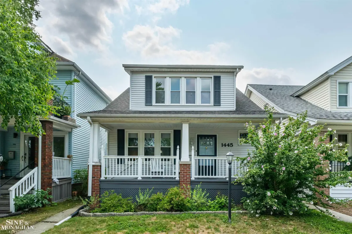 1445 Lakepointe ST, Grosse Pointe Park, MI 48230 - #1