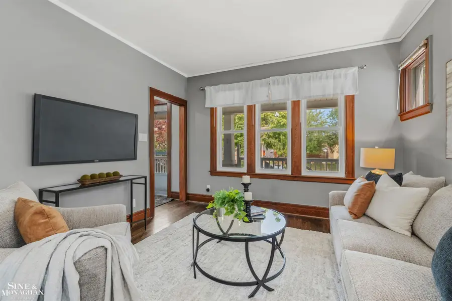 1445 Lakepointe ST, Grosse Pointe Park, MI 48230 - #2