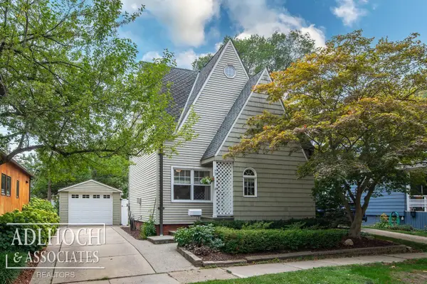 75 Mapleton RD, GrossePointeFarms, MI 48236