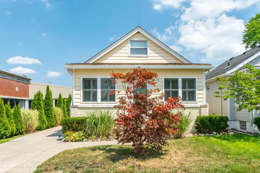 628 Notre Dame ST, Grosse Pointe, MI 48230 - #2