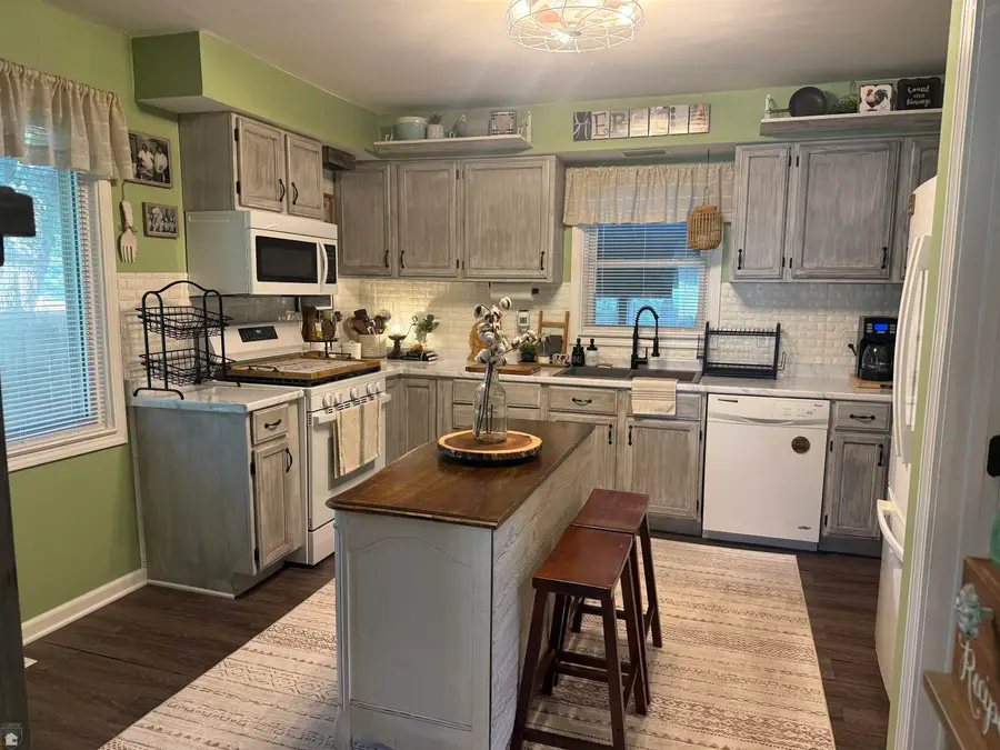 718 St James ST, Marysville, MI 48040 - #3