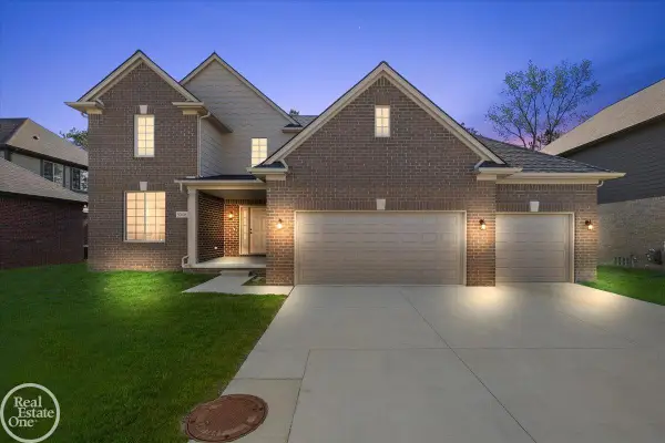 50606 Summit View DR, Macomb, MI 48042