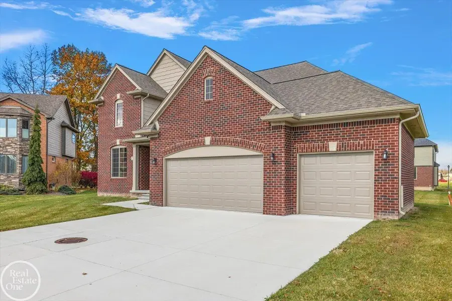 22121 Tahquamenon, Macomb, MI 48042 - #3