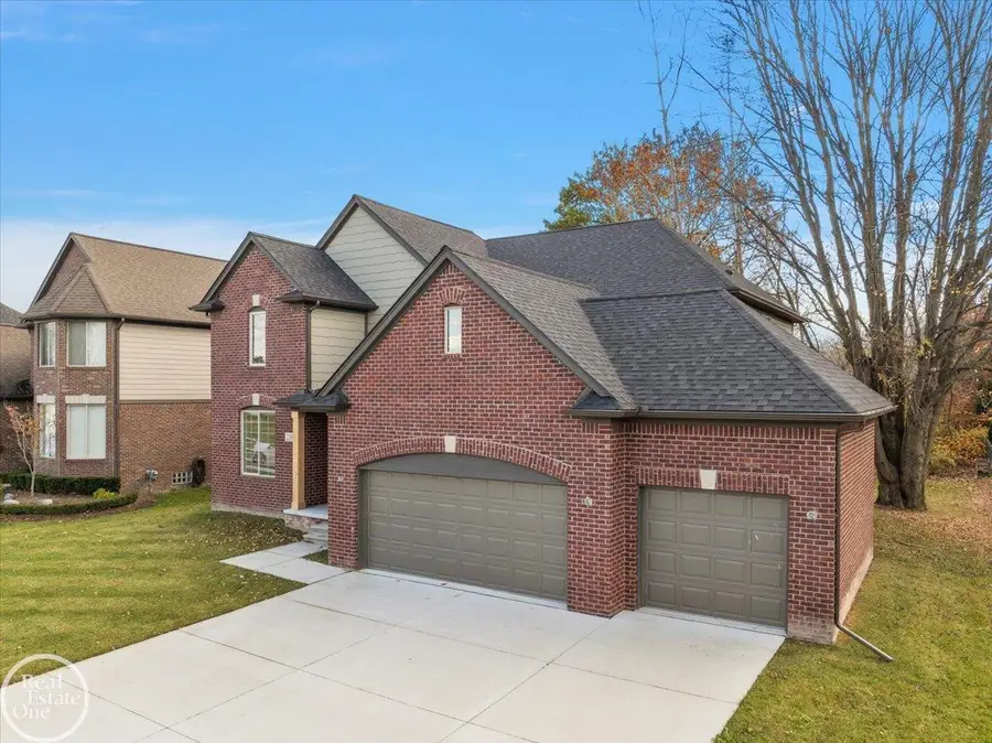 22106 Grove DR, Macomb, MI 48042 - #3