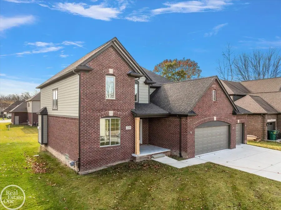 22138 Grove DR, Macomb, MI 48042 - #3