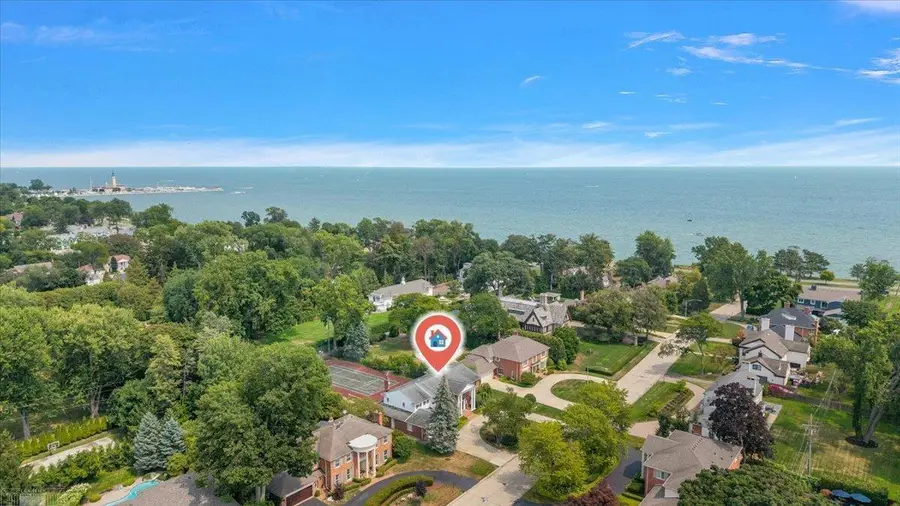 40 Webber PL, Village Of Grosse Pointe Shores, MI 48236 - #2