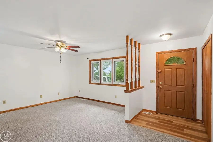 2040 WILLHITE RD, Waterford, MI 48327 - #3