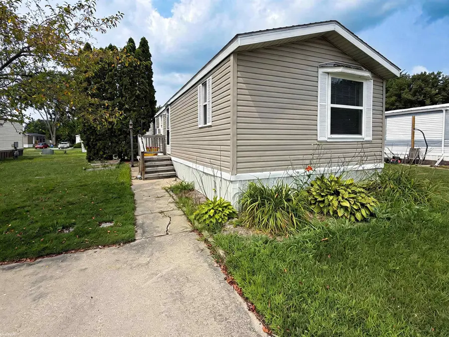 52203 Nantucket  LN, Chesterfield, MI 47051 - #2