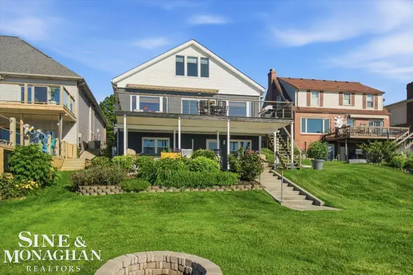 69 Gratiot, Marysville, MI 48040