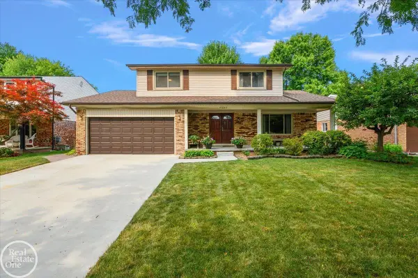 47085 James RD, Macomb, MI 48044