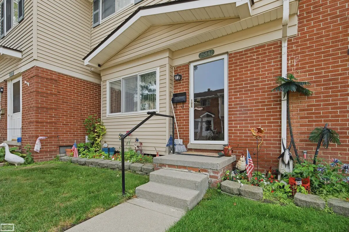 25842 Jeanette Court ST, Roseville, MI 48066 - #1