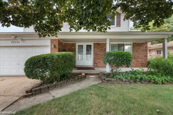 39335 Waldorf DR, ClintonTownship, MI 48038