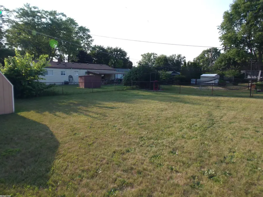 12643 Takoma DR, Sterling Heights, MI 48313 - #3