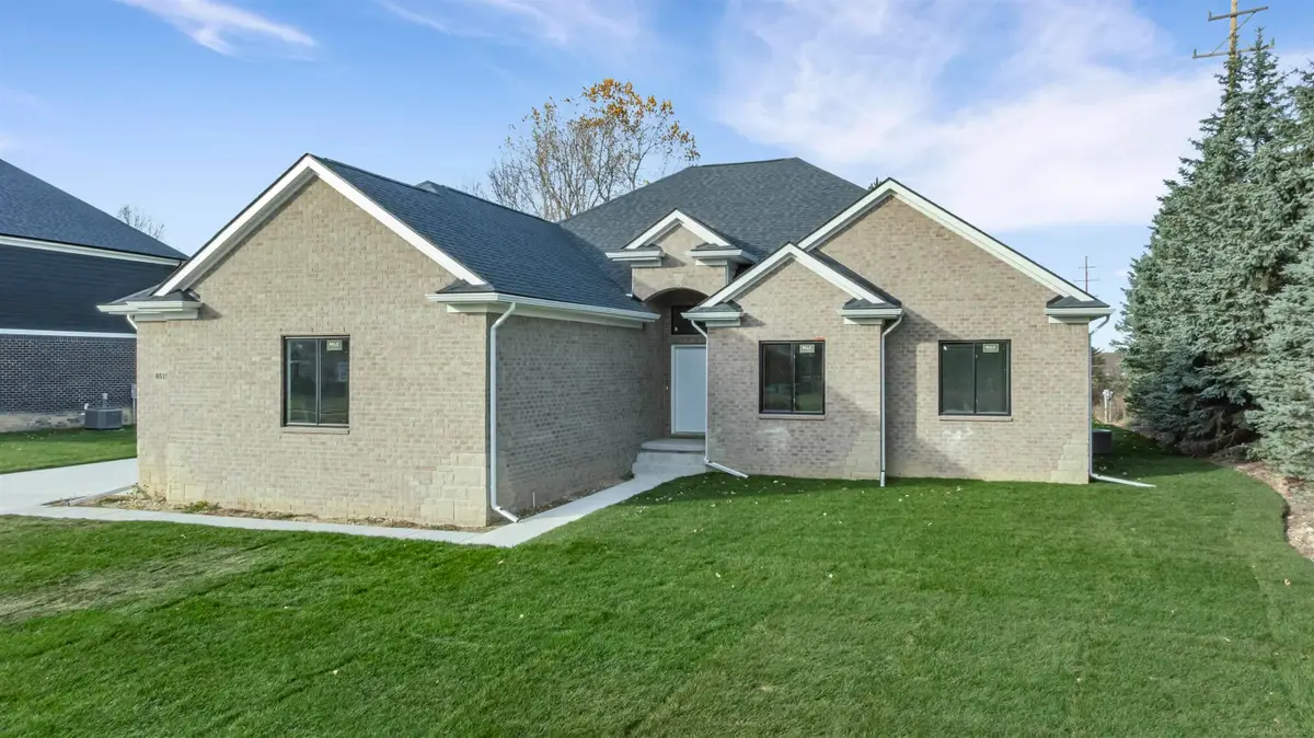 6519 Jamie LN, Grand Blanc, MI 48439 - #1