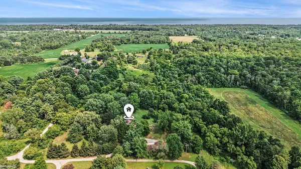 7800 Hemlock DR, Burtchville, MI 48059