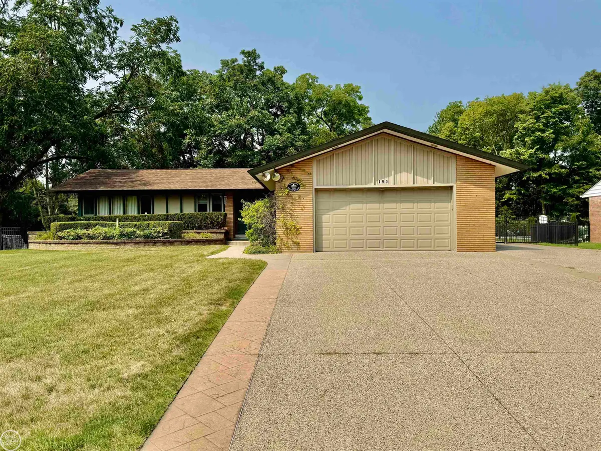 190 S Wilson BLVD, Mount Clemens, MI 48043 - #1
