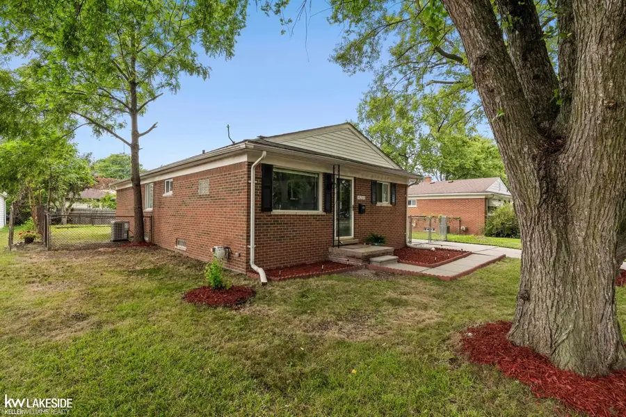 14235 Inkster RD, Livonia, MI 48154 - #3