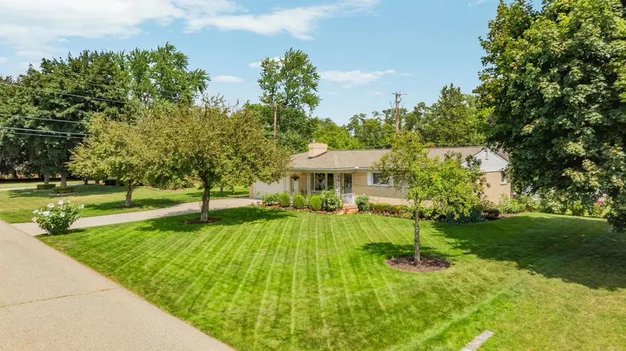 52720 Pappy LN, Shelby, MI 48316 - #2