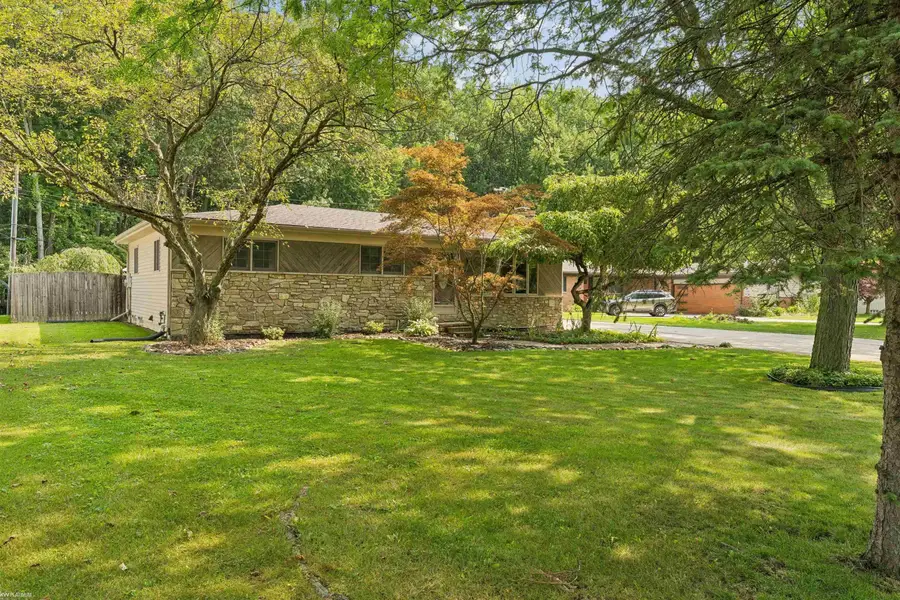 48343 Forbes DR, Chesterfield, MI 48047 - #2
