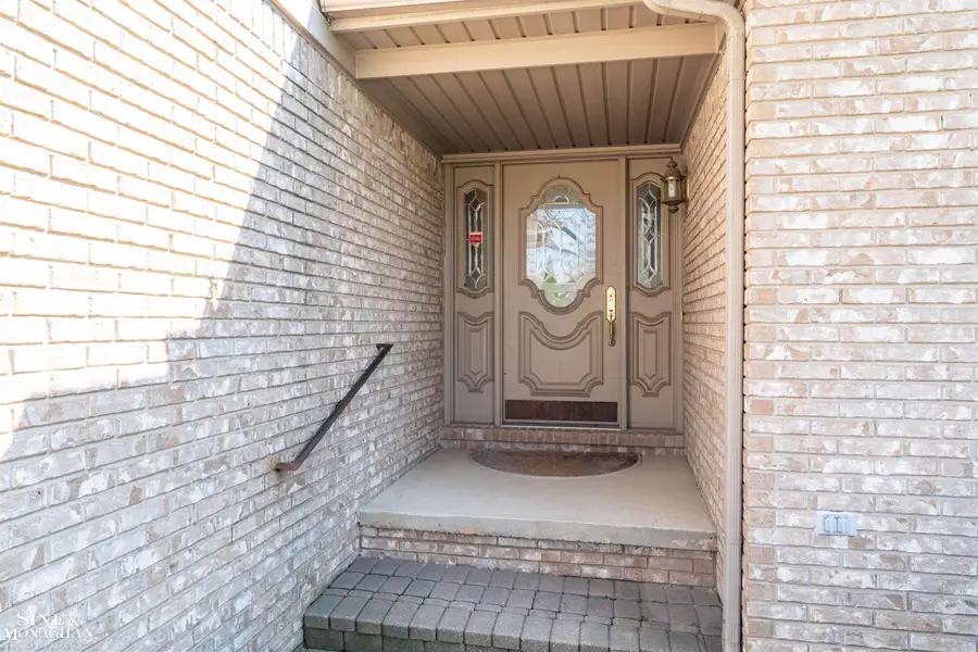 15764 Winners CIR, Clinton Township, MI 48035 - #2