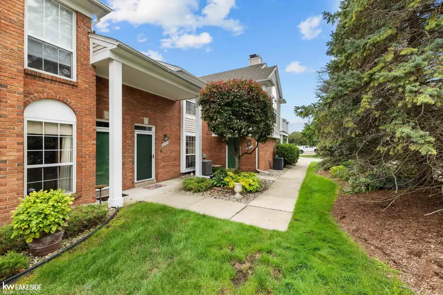 52392 Heatherstone AVE, Macomb, MI 48042 - #2
