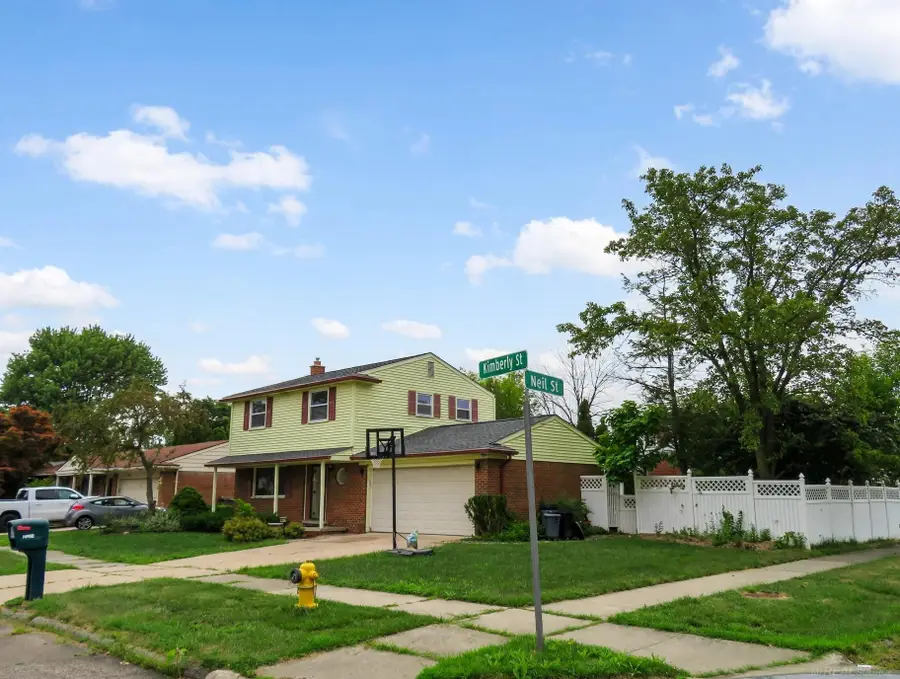 36714 Kimberly ST, Clinton Township, MI 48035 - #2