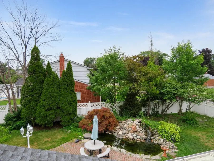 36714 Kimberly ST, Clinton Township, MI 48035 - #3