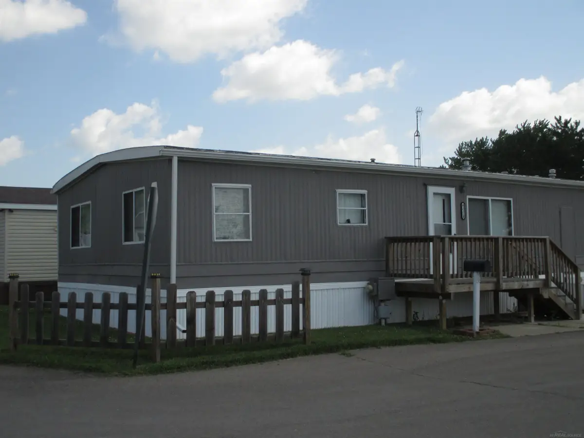 43310 Summit ST, Harrison, MI 48045 - #1