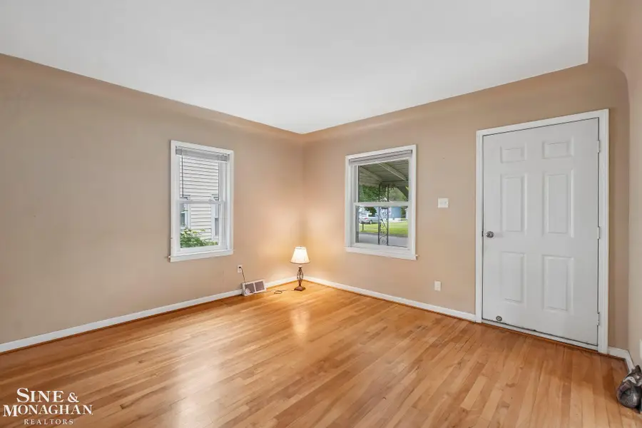 21025 Sunset AVE, Warren, MI 48091 - #3