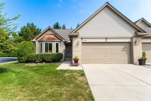 15341 Pebble Pointe DR, ClintonTownship, MI 48038