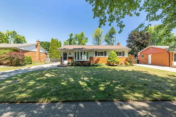529 Rewold DR, Rochester, MI 48307