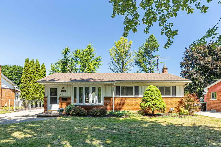 529 Rewold DR, Rochester, MI 48307 - #2