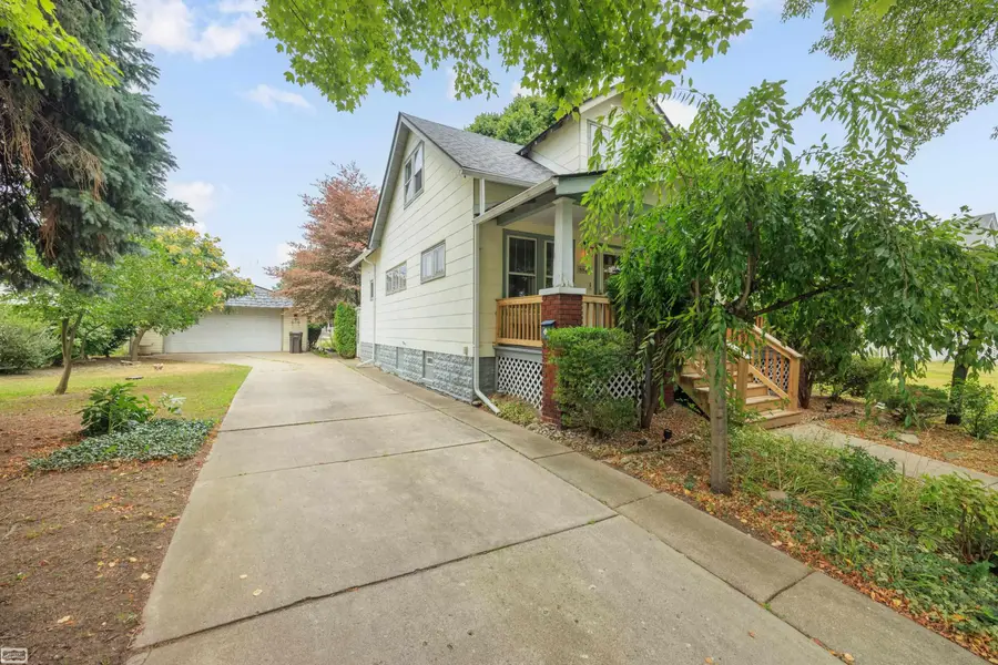 8822 Whitlock AVE, Dearborn, MI 48126 - #3
