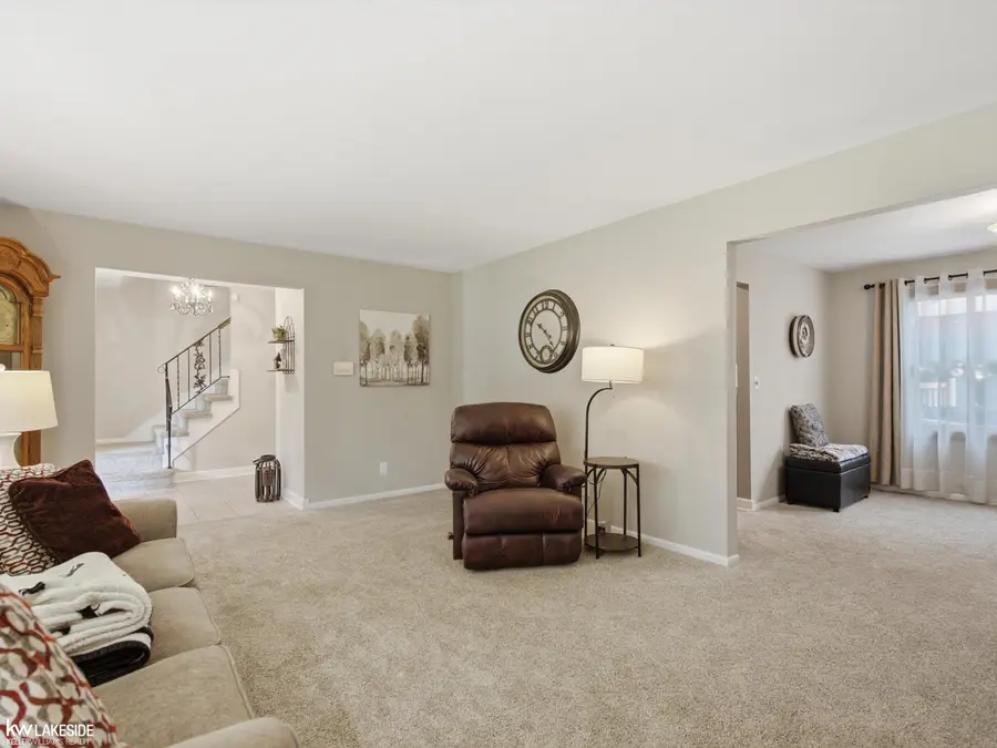 6185 GOLFVIEW DR, Burton, MI 48509 - #3