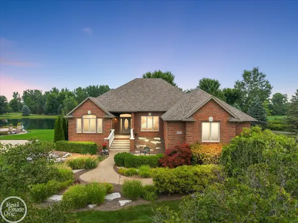 62682 Coralburst DR, Washington, MI 48094