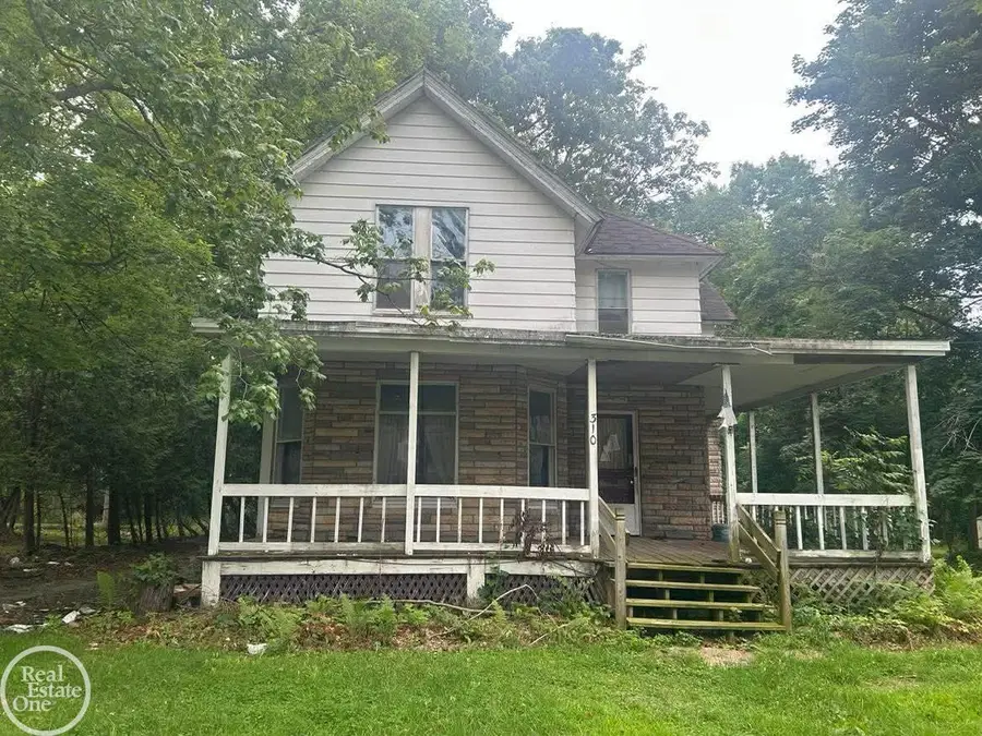 310 E Saint Clair ST, Almont, MI 48003 - #2