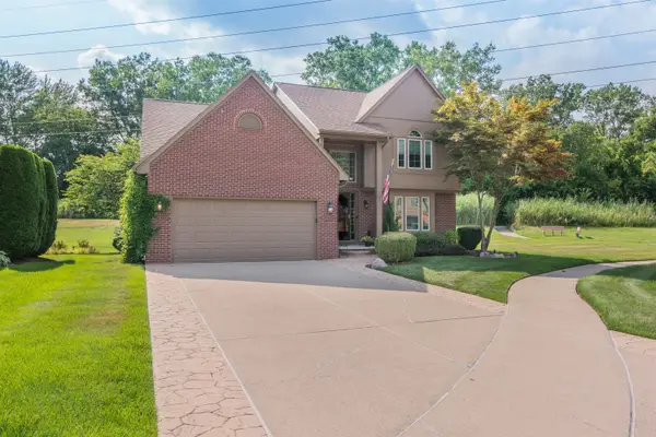 57721 Yorkshire CT, Washington, MI 48094