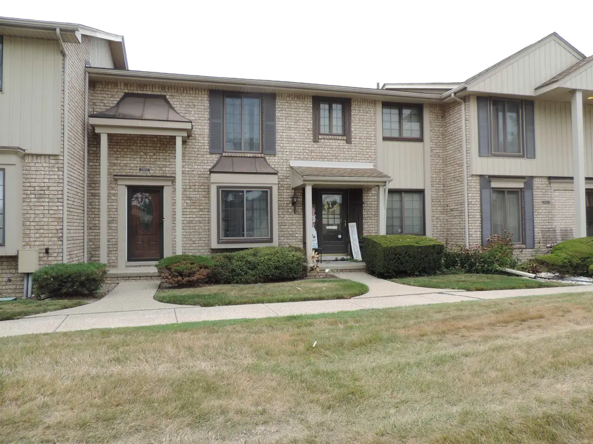 29011 Scarborough Dr DR, Warren, MI 48088 - #1
