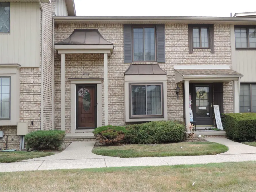 29011 Scarborough Dr DR, Warren, MI 48088 - #2