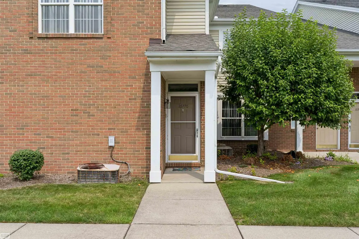 16776 Glenmoor ST, Macomb, MI 48044 - #1