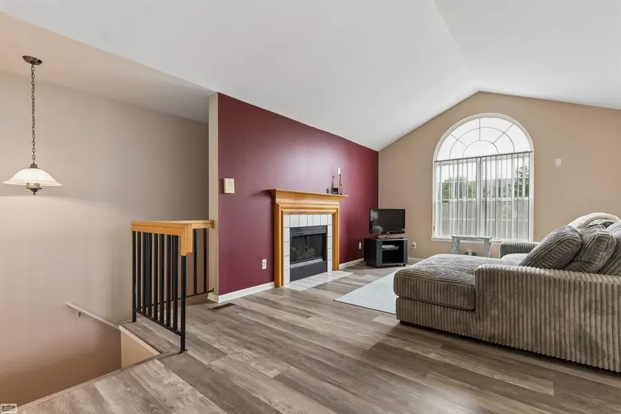 16776 Glenmoor ST, Macomb, MI 48044 - #2